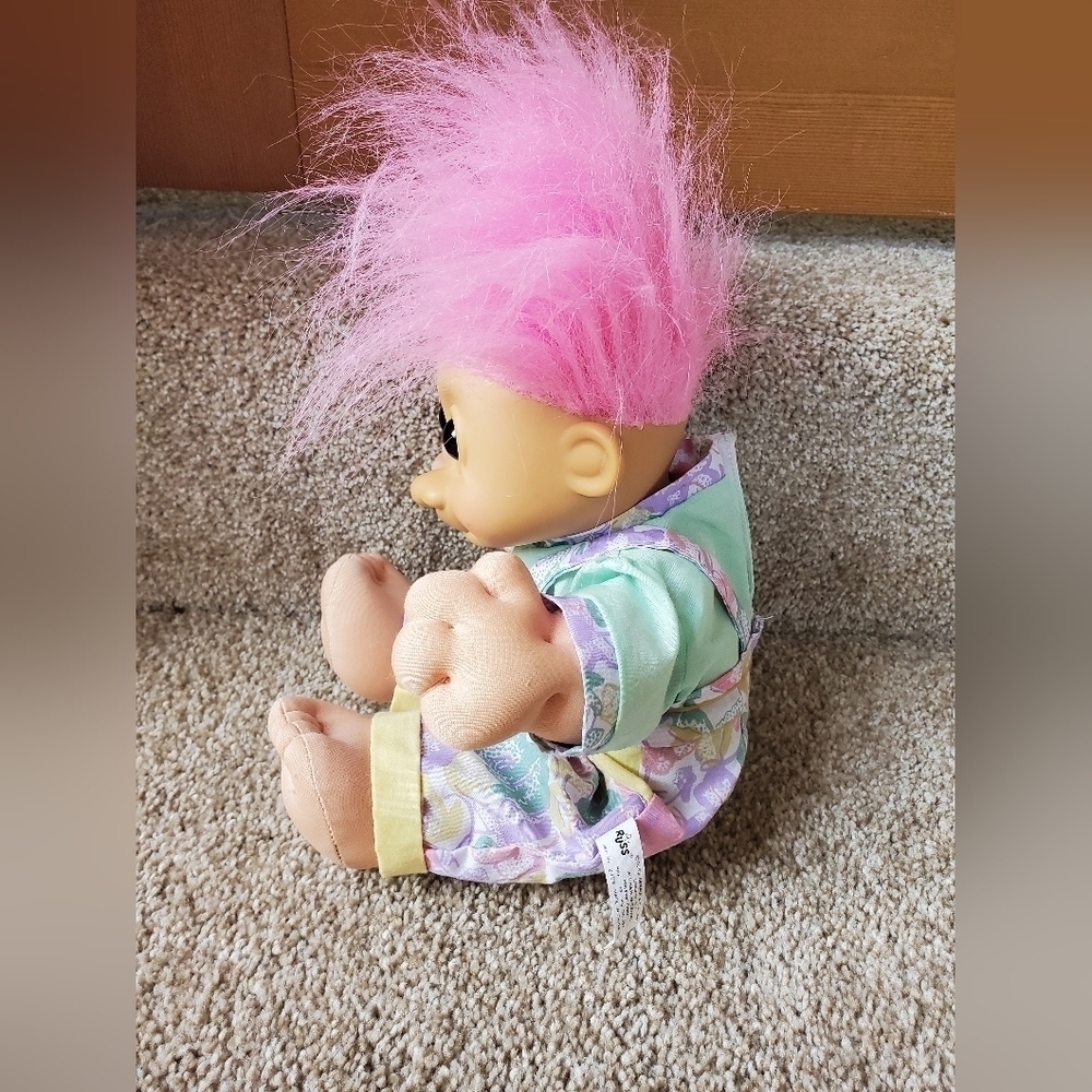 Russ Troll Doll. Pink hair floral outfit - Picture 3 of 5